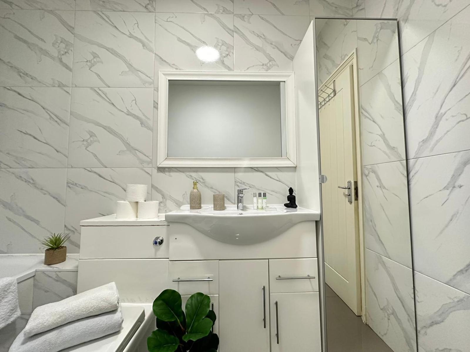 Oxford Street Four Bedroom Luxury Londra