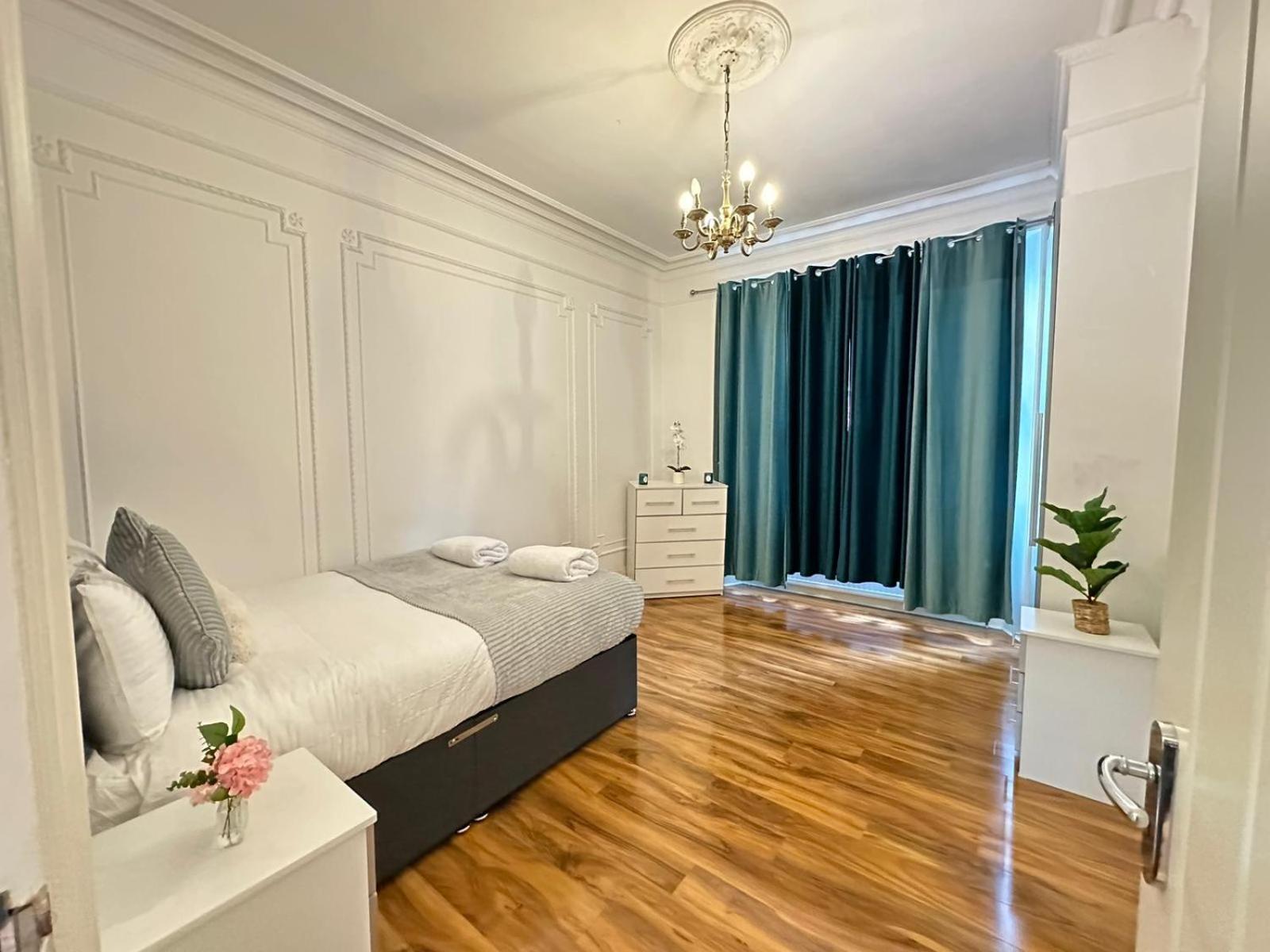 Oxford Street Four Bedroom Luxury * Londra