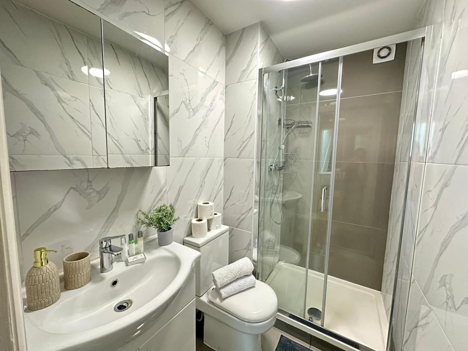 Oxford Street Four Bedroom Luxury Vilă